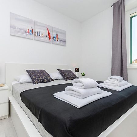 Apartments And Rooms Adriatic Suites シベニク エクステリア 写真