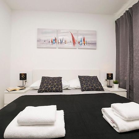 Apartments And Rooms Adriatic Suites シベニク エクステリア 写真