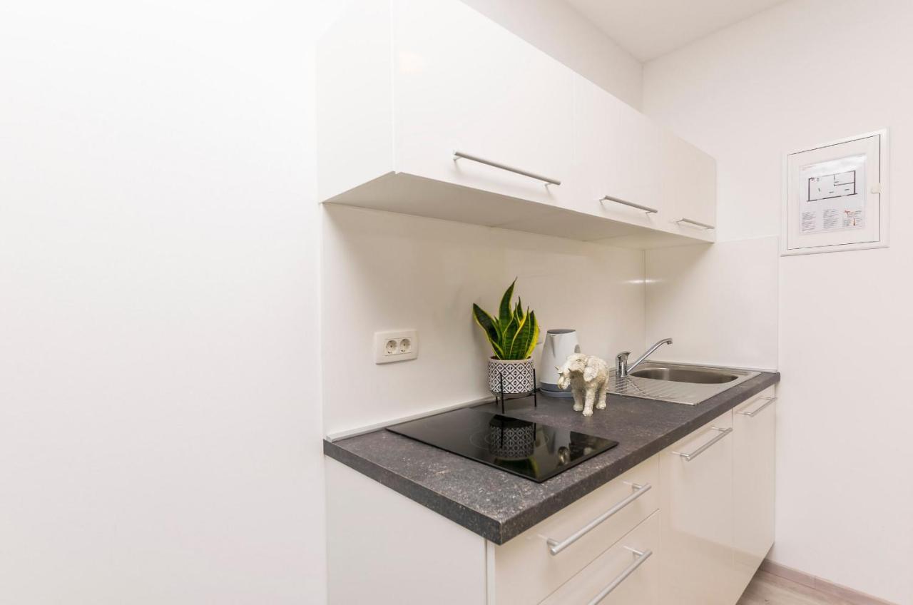 Apartments And Rooms Adriatic Suites シベニク エクステリア 写真