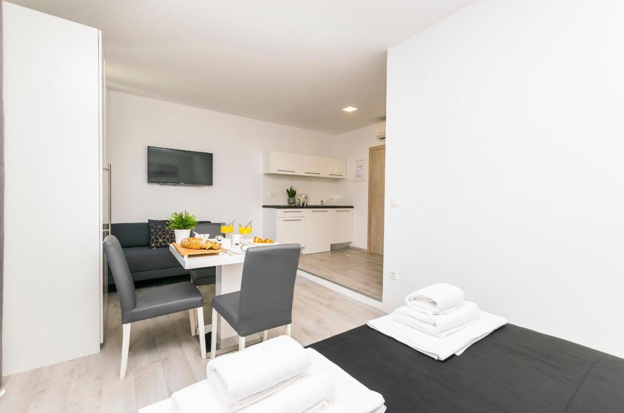 Apartments And Rooms Adriatic Suites シベニク エクステリア 写真