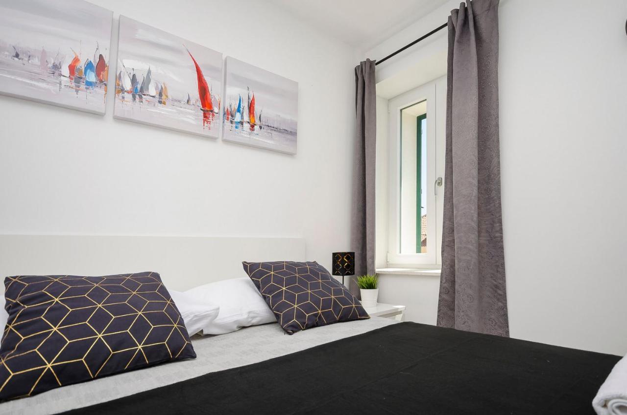 Apartments And Rooms Adriatic Suites シベニク エクステリア 写真