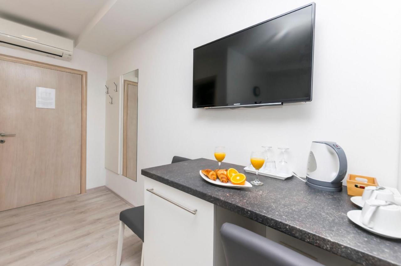 Apartments And Rooms Adriatic Suites シベニク エクステリア 写真