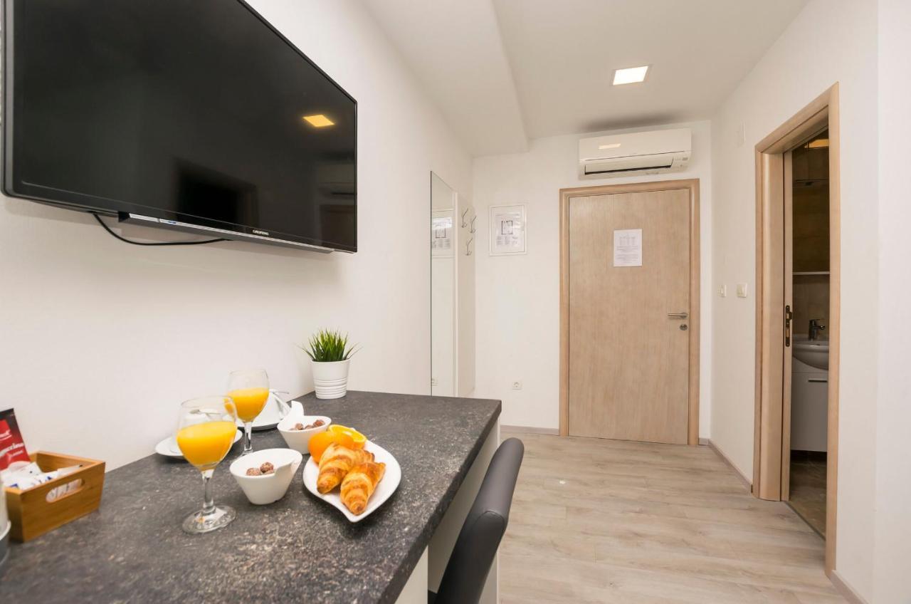 Apartments And Rooms Adriatic Suites シベニク エクステリア 写真