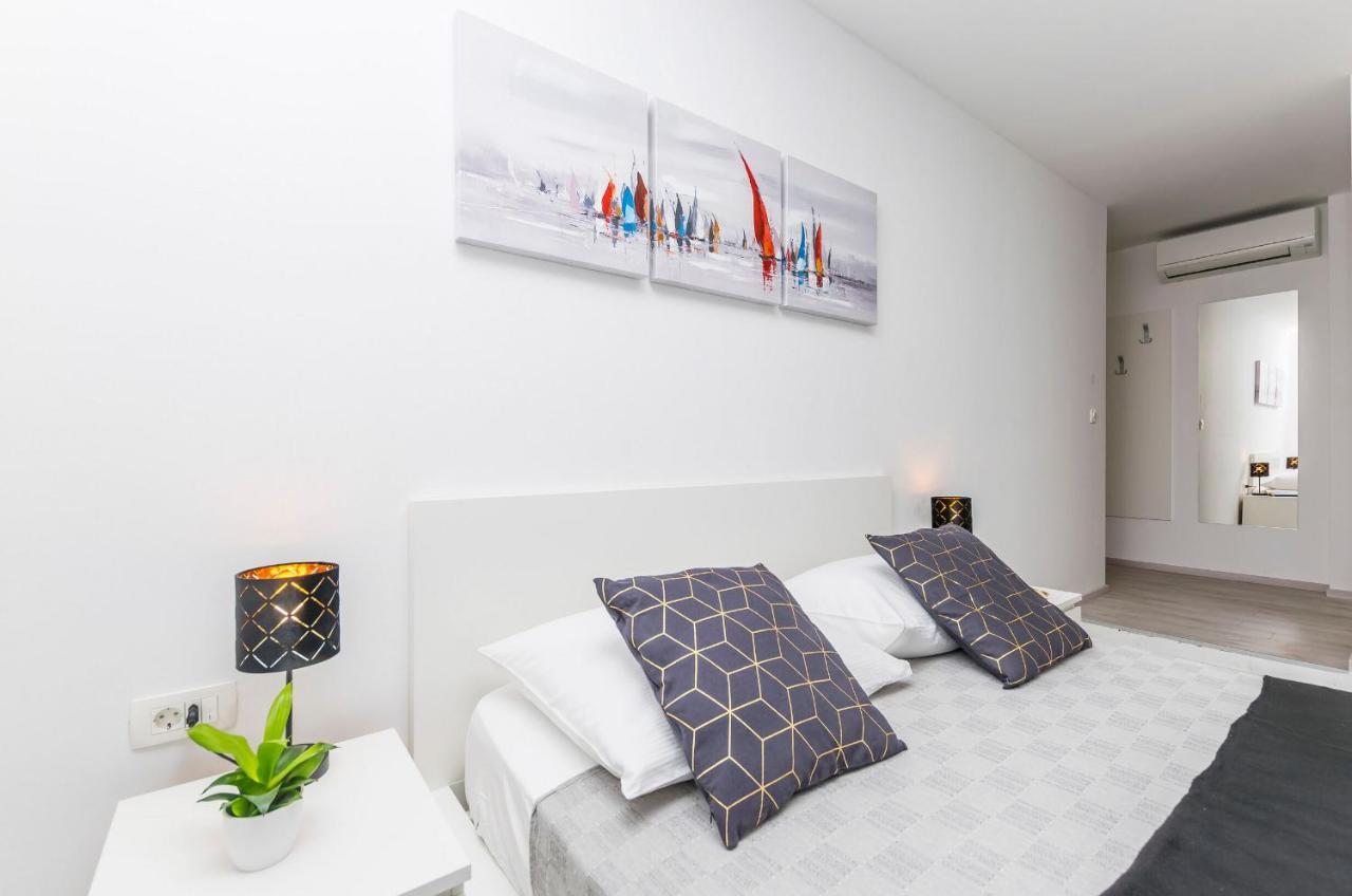 Apartments And Rooms Adriatic Suites シベニク エクステリア 写真