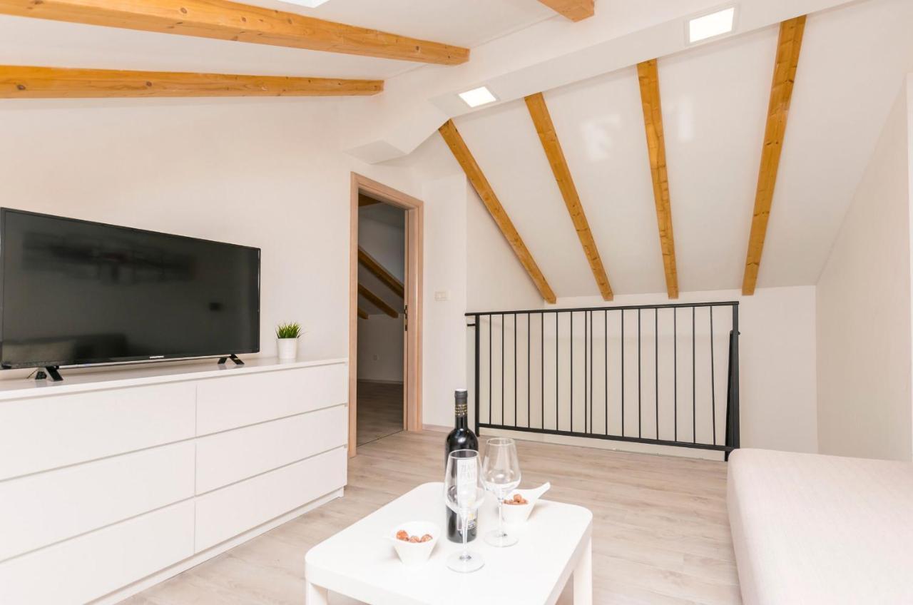 Apartments And Rooms Adriatic Suites シベニク エクステリア 写真