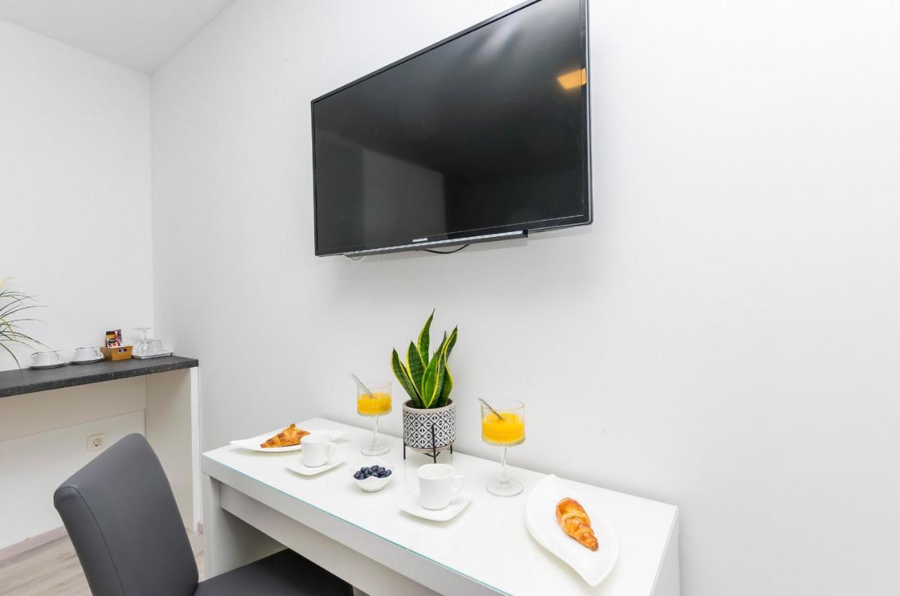 Apartments And Rooms Adriatic Suites シベニク エクステリア 写真