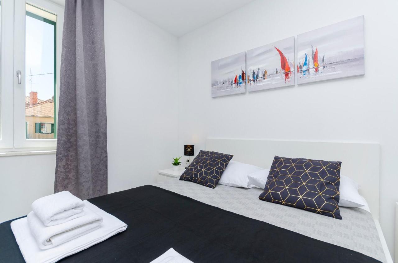 Apartments And Rooms Adriatic Suites シベニク エクステリア 写真