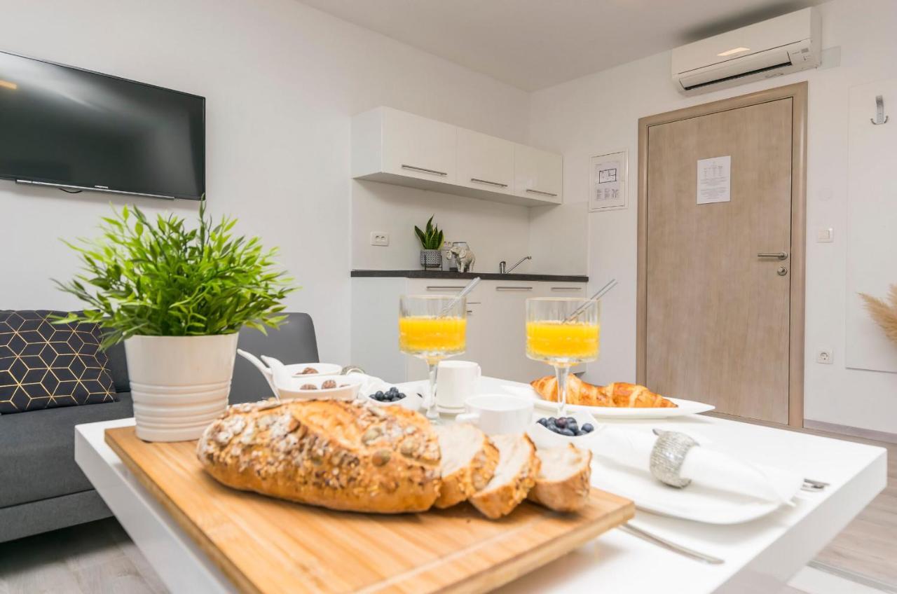 Apartments And Rooms Adriatic Suites シベニク エクステリア 写真