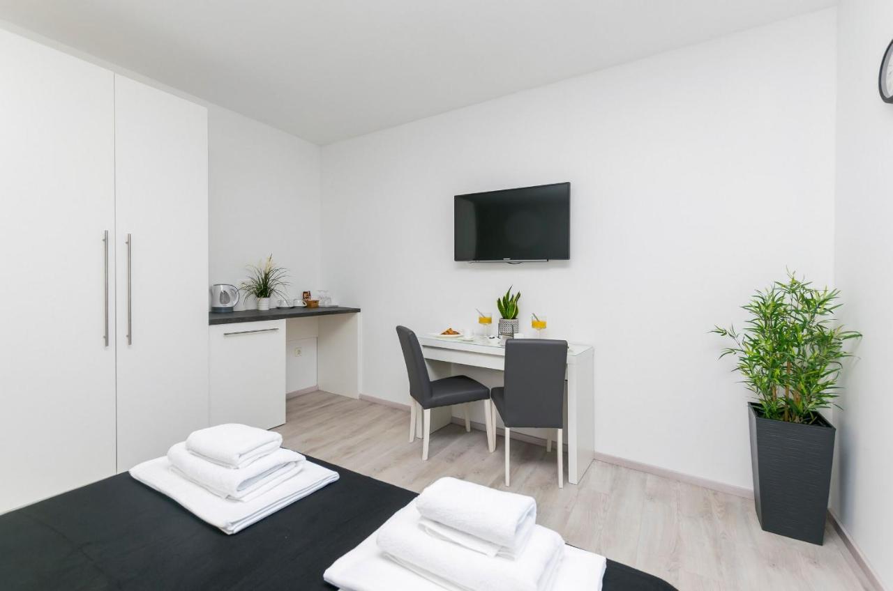 Apartments And Rooms Adriatic Suites シベニク エクステリア 写真