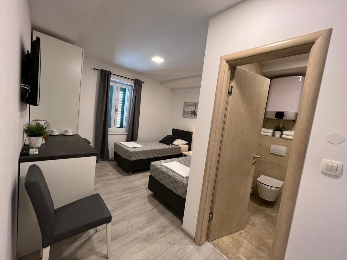 Apartments And Rooms Adriatic Suites シベニク エクステリア 写真