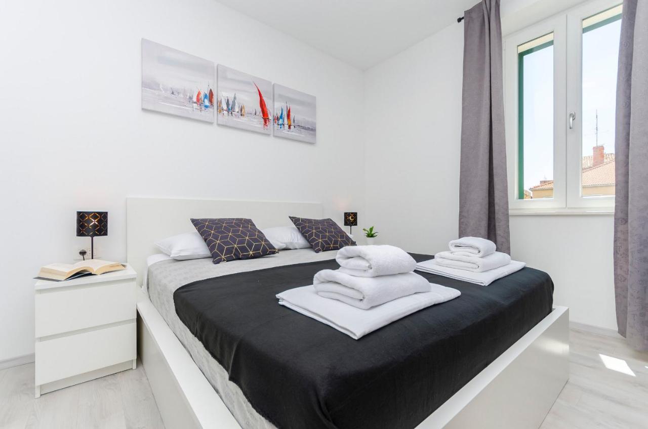 Apartments And Rooms Adriatic Suites シベニク エクステリア 写真