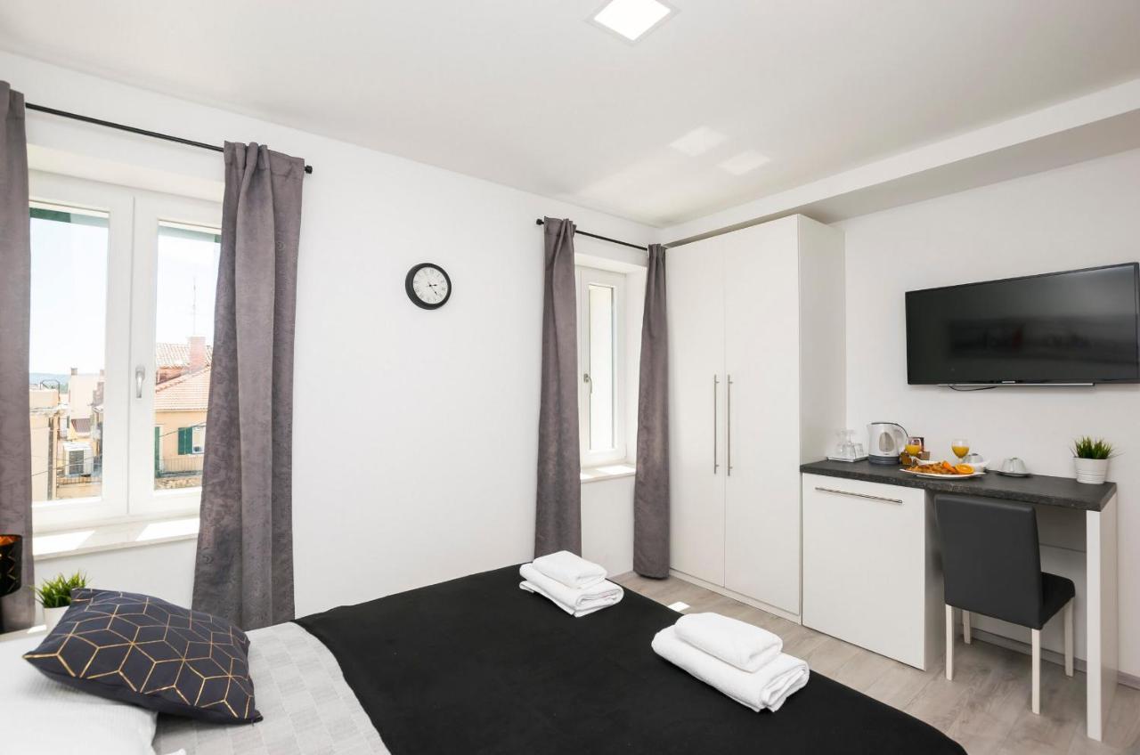 Apartments And Rooms Adriatic Suites シベニク エクステリア 写真