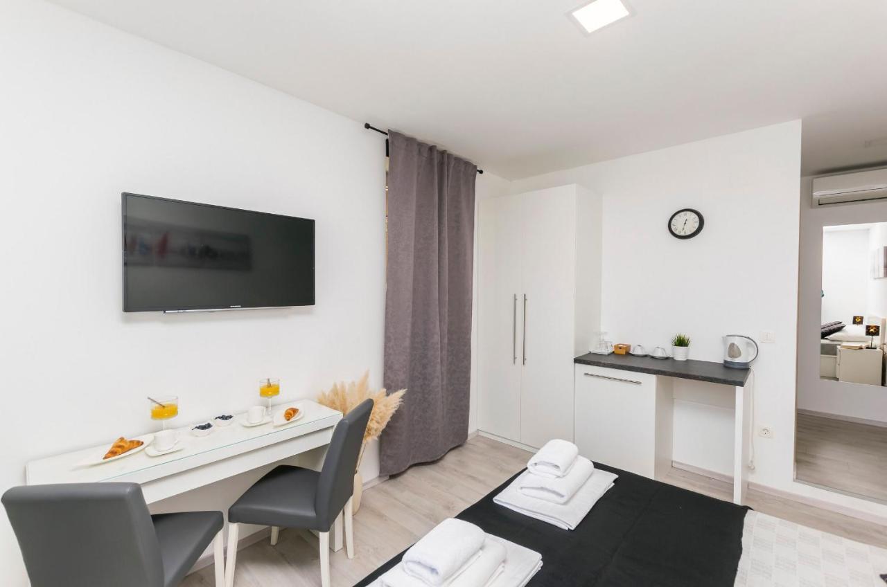 Apartments And Rooms Adriatic Suites シベニク エクステリア 写真