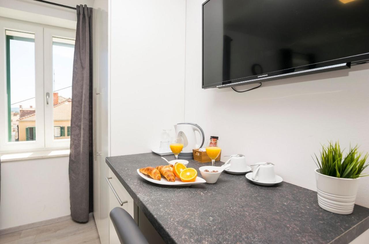 Apartments And Rooms Adriatic Suites シベニク エクステリア 写真